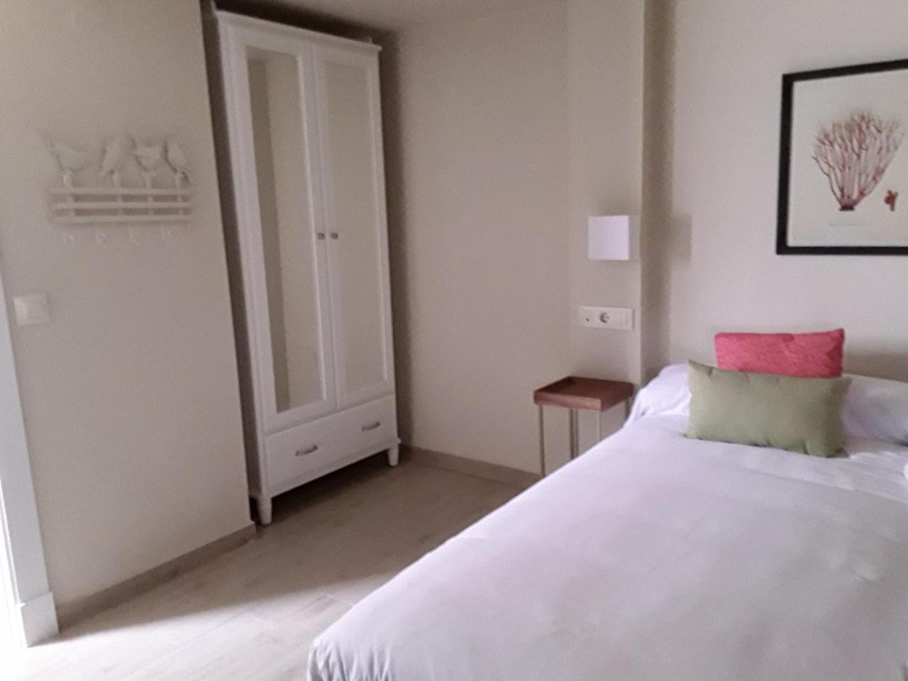 Punta Carnero Hostal Algeciras Luaran gambar