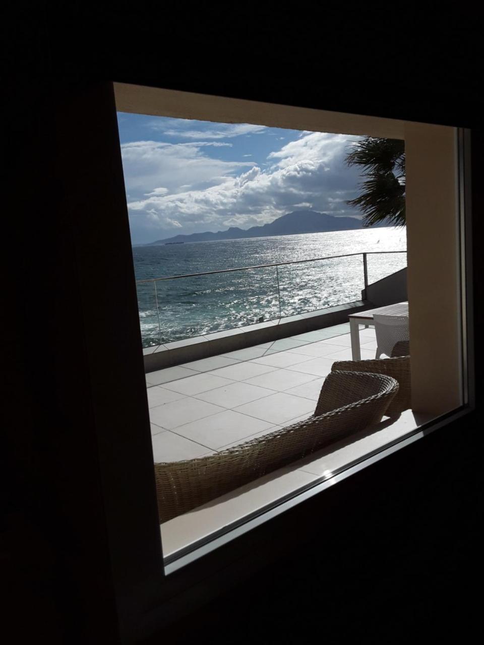 Punta Carnero Hostal Algeciras Luaran gambar